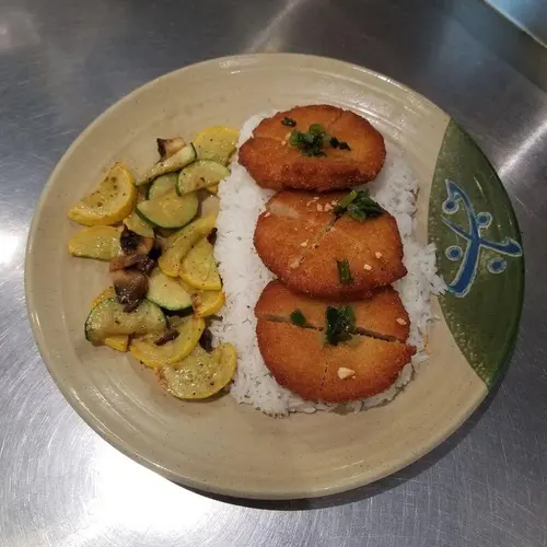 Vegan Crispy Chicken Rice Platter