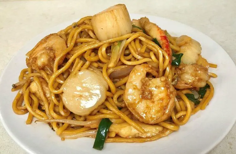 Seafood Lo Mein