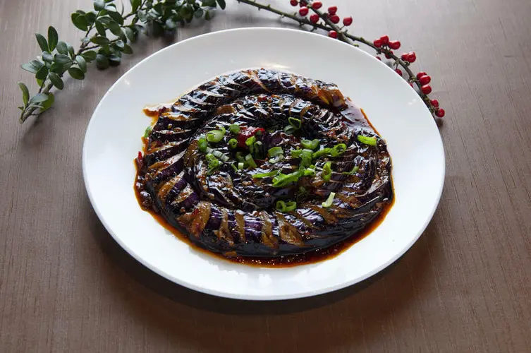 Dragon Eggplant In Spicy Garlic Sauce
