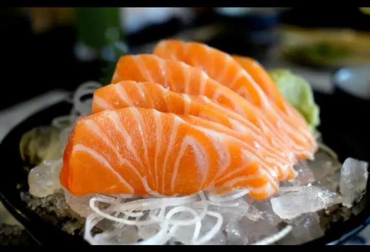 Salmonsashimi