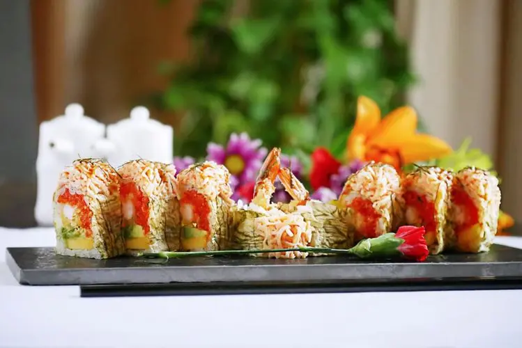 Four Leaves Roll