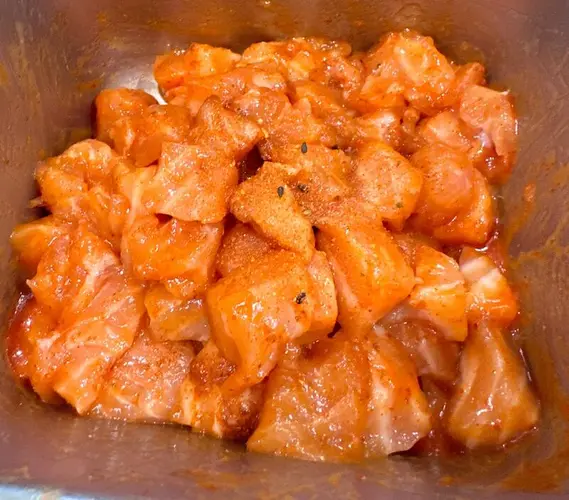 Spicy Salmon Sashimi