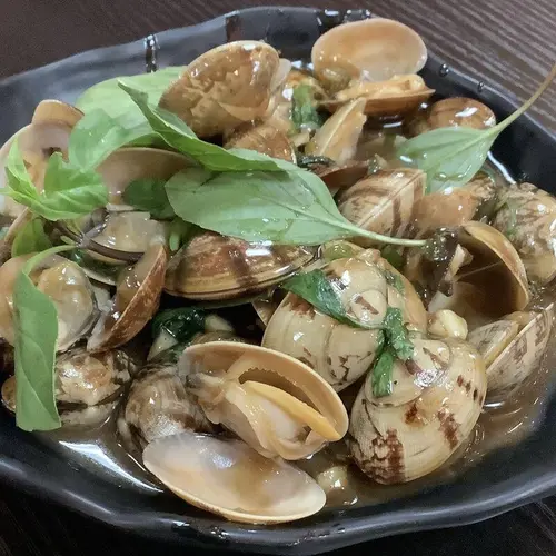Spice Stir Fried Clams Basil