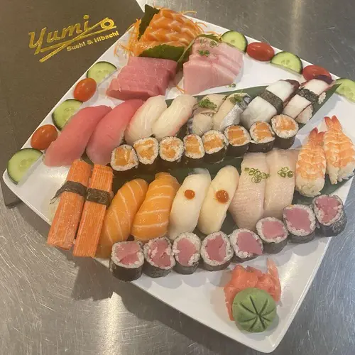 Special Sushi & Sashimi Party Tray
