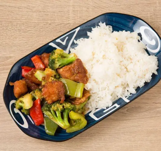General Tsos Chicken Over Rice