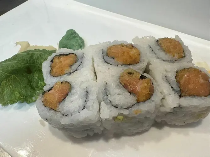 Spicy Salmon Rollpcs