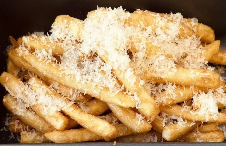 Snow Cheese Fries